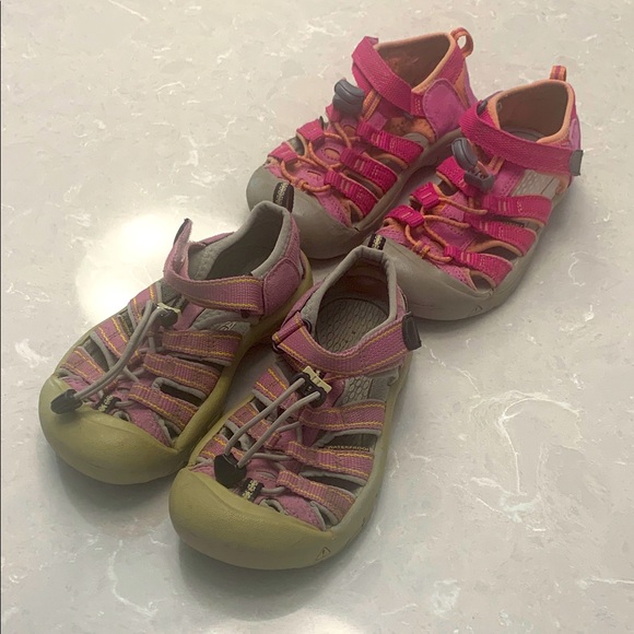 Kids Keens 2 pairs size 12 Toddler - Picture 1 of 11
